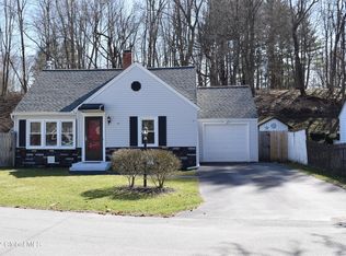 12 Hillside Dr, Wynantskill, NY 12198