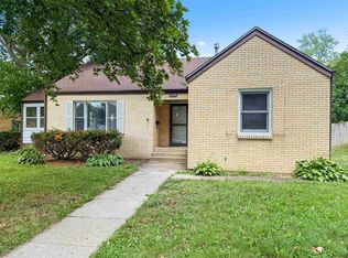 2906 Hillside Ct, Rockford, IL 61108