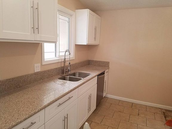3rd image of 741 W Avenue H12