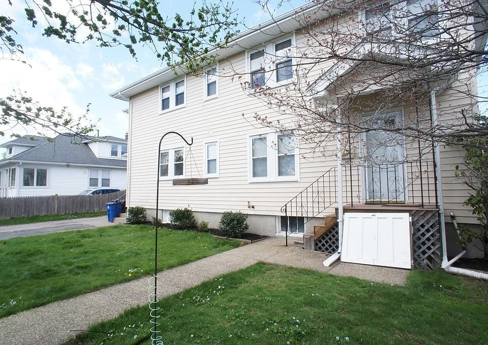 1st image of 15 Lurton St