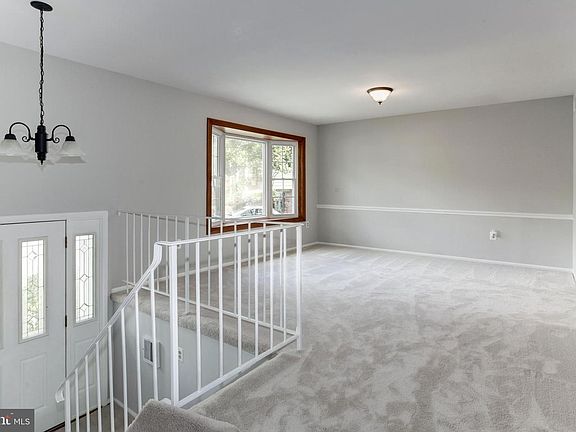 3rd image of 4770 Lupino Ct