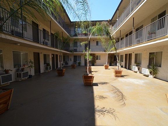 4th image of 4205 Council St #204