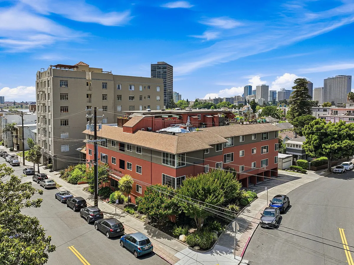 Building Photo - 405 Bellevue Ave