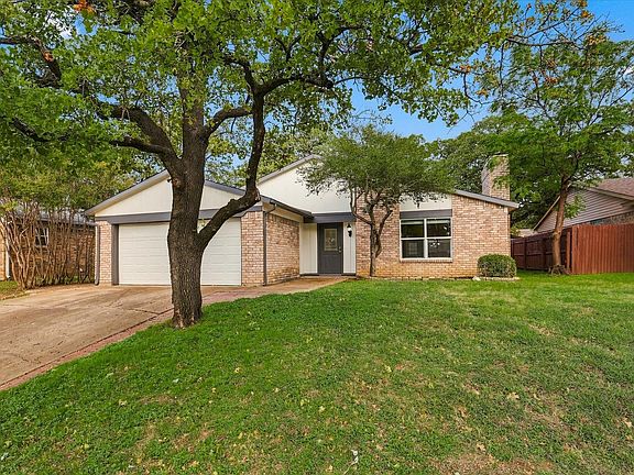 2nd image of 4801 Crest Dr