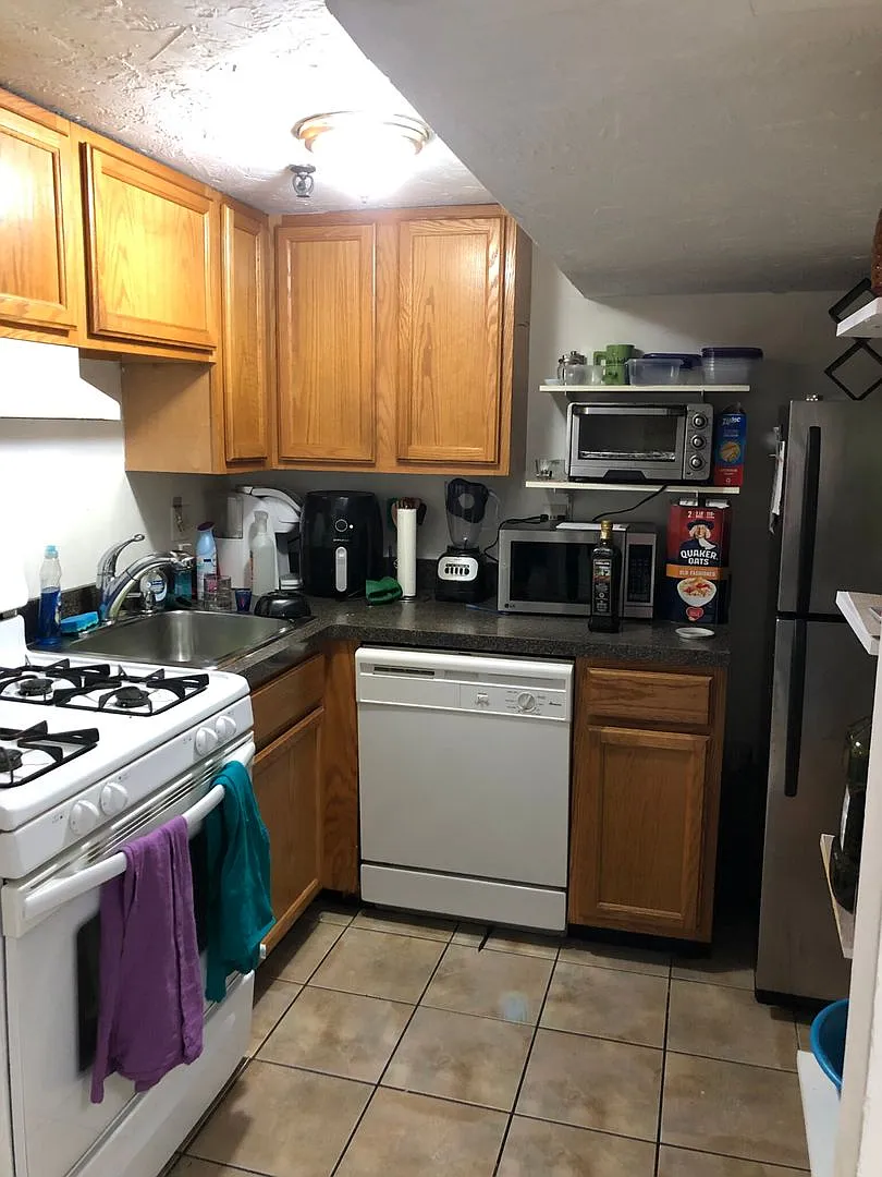 spacious 3 bed in the heart of fenway — Photo 4