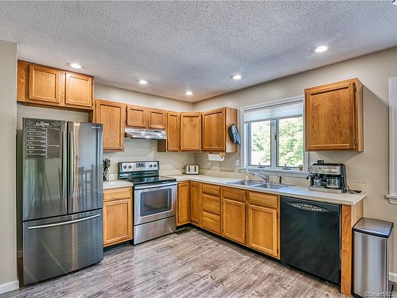 2nd image of 86 Woodcock Ct #86