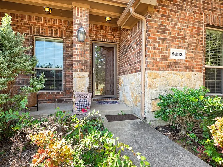 2133 Colby Ln — Photo 22