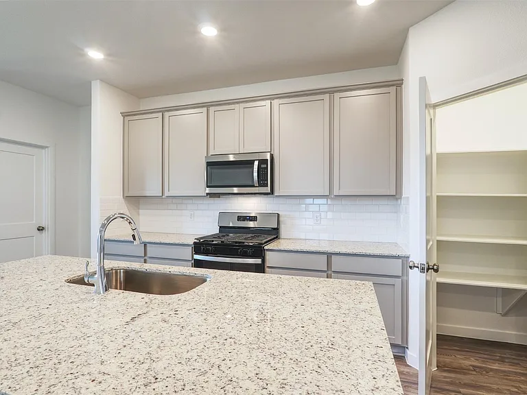 3918 Windy Whisper Dr — Photo 9