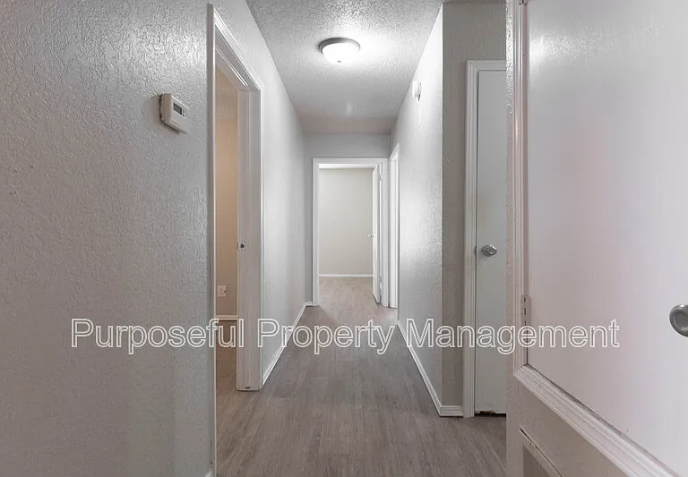 313 Belmont Dr — Photo 10