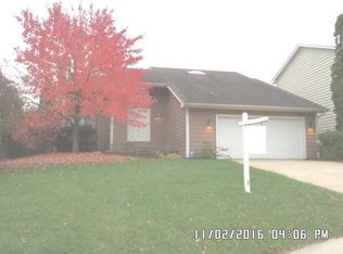 4809 Crest Ct, Waukegan, IL 60087