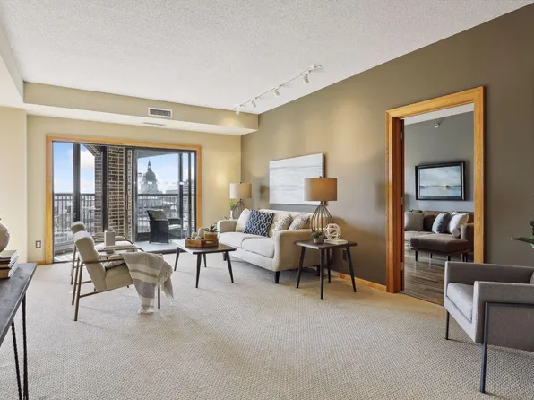 1235 Yale Pl APT 704, Minneapolis, MN 55403