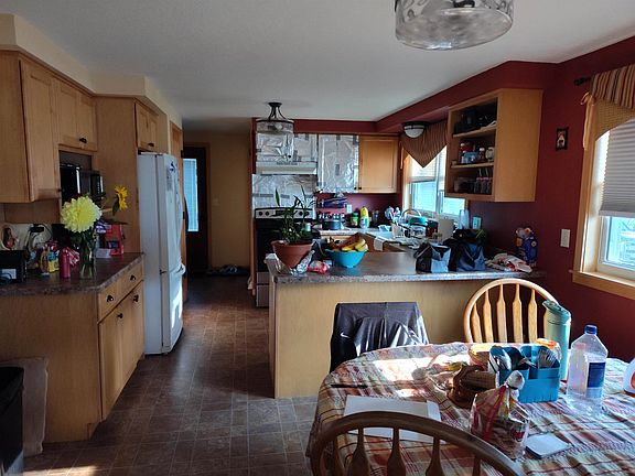 5th image of 108 E South St