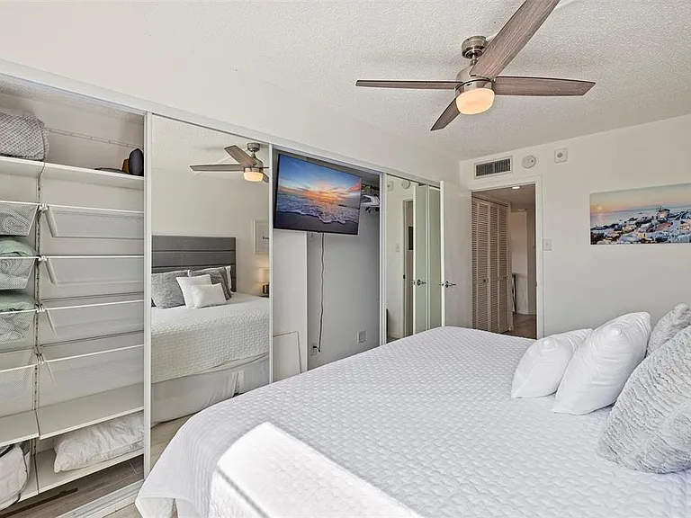 6145 Sun Blvd #304 — Photo 9