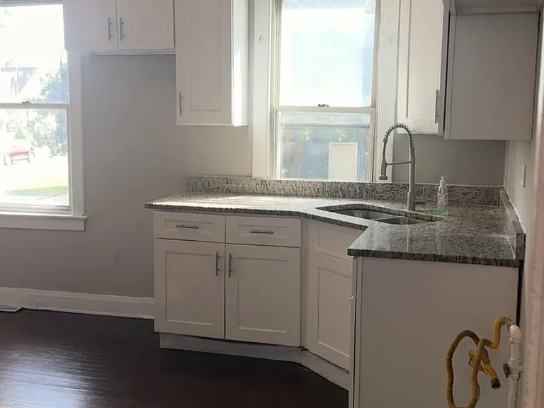 3218 S 49th Ave #1 — Photo 4