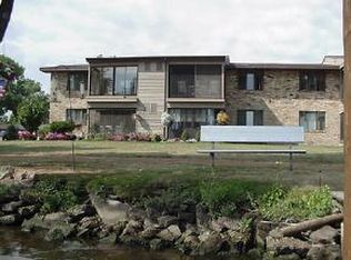 288 N Campbell Rd APT D, Oshkosh, WI 54902