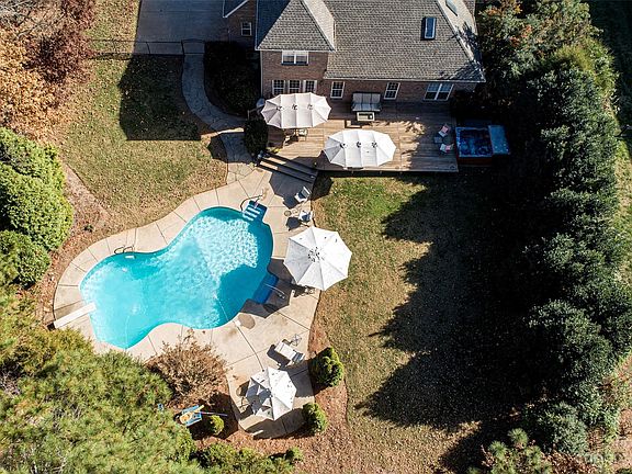 3rd image of 1833 Jaya Dr