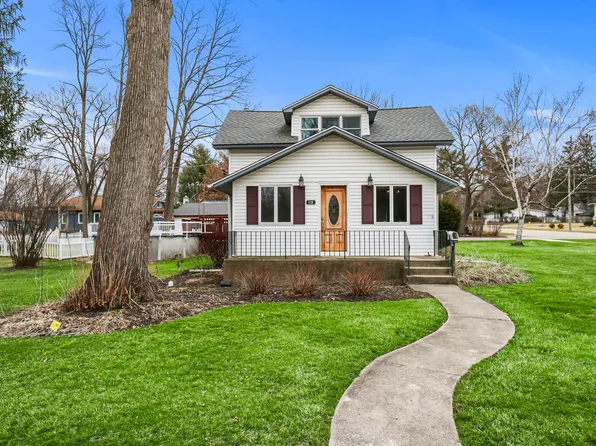 113 Gladys Ave, Fox River Grove, IL 60021