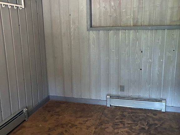 5th image of 2585 Midland Ave #Basement