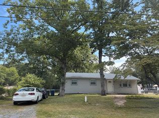110 W Colton Ln, Williamstown, NJ 08094