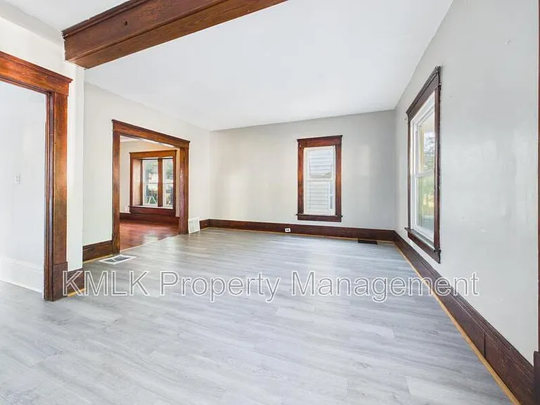 701 Kling St — Photo 7