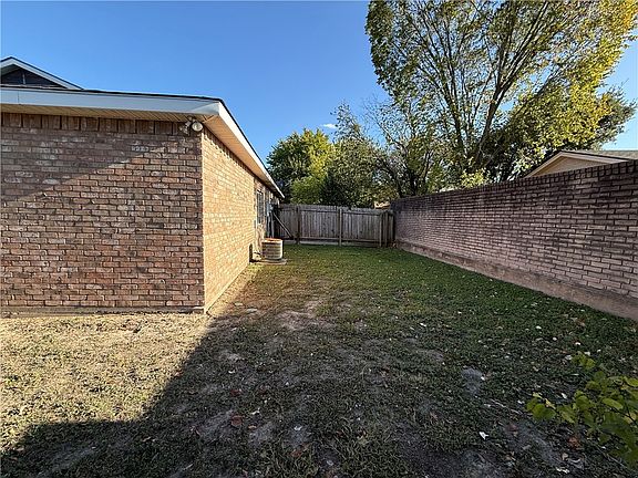 5th image of 2402 Brittain Ct