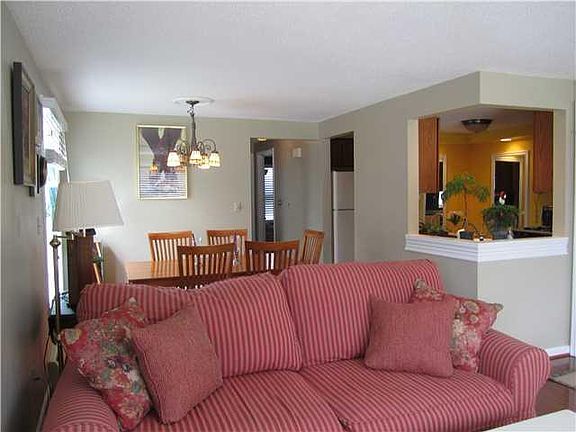 2nd image of 10 Wayne Ter APT 1