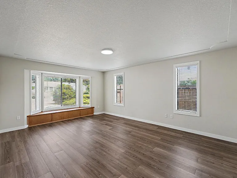 9123 Wendy Dr SE — Photo 23