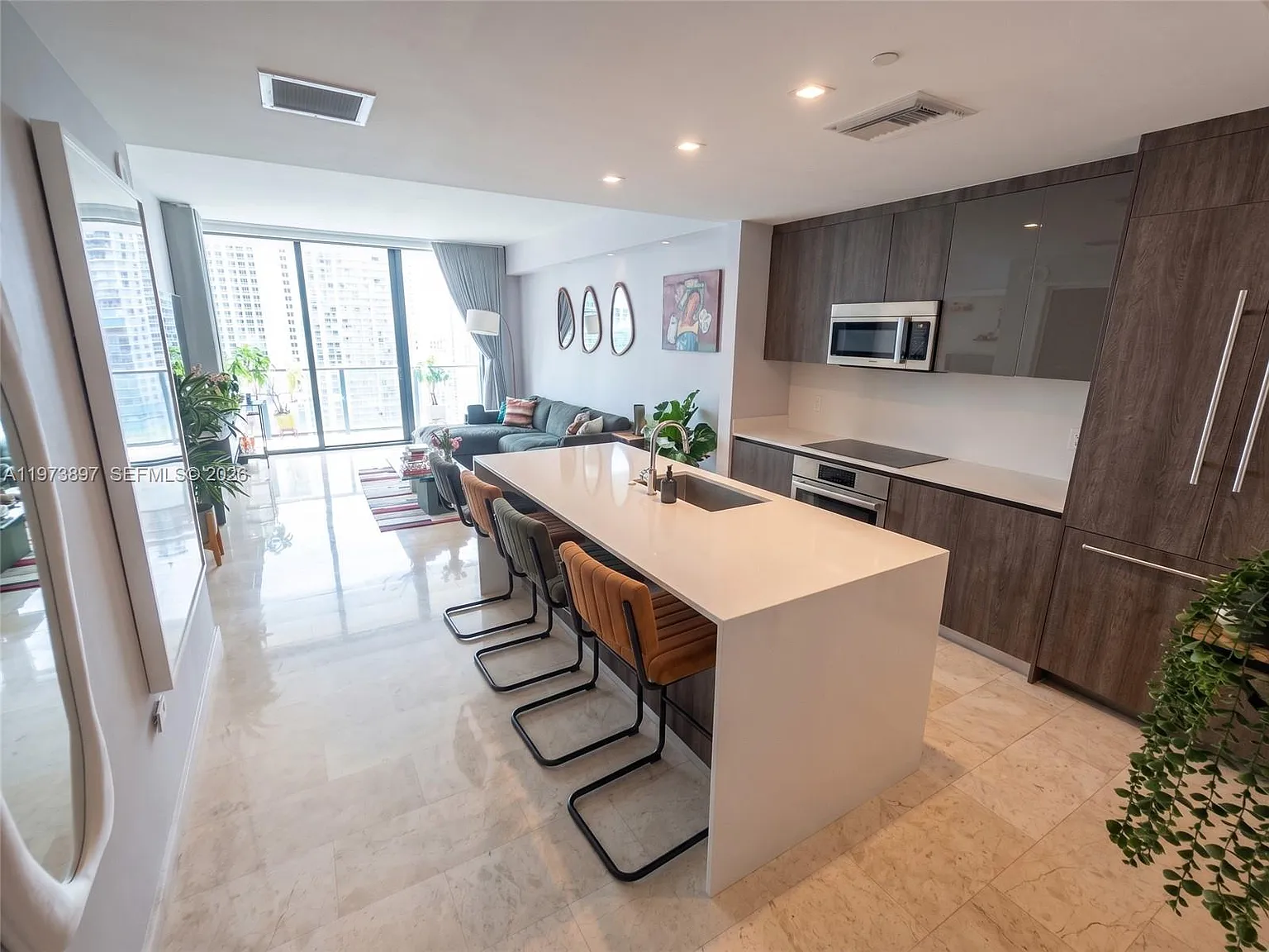 Reach Condo — Photo 3