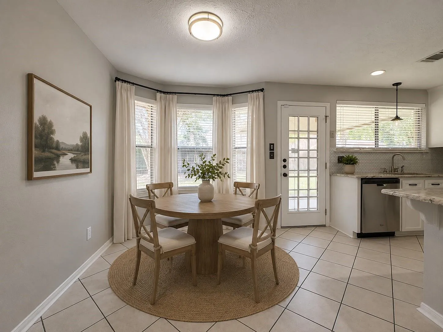 3 bed, 2.0 bath, 1410 sqft, $1,950 — Photo 4