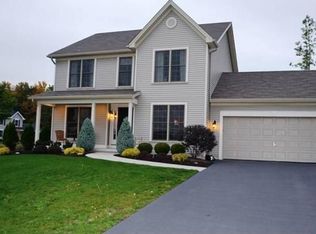 2316 Hobblebush Ln, Lake View, NY 14085