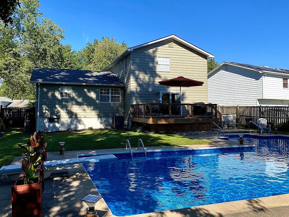 2nd image of 850 Birchwood Ct