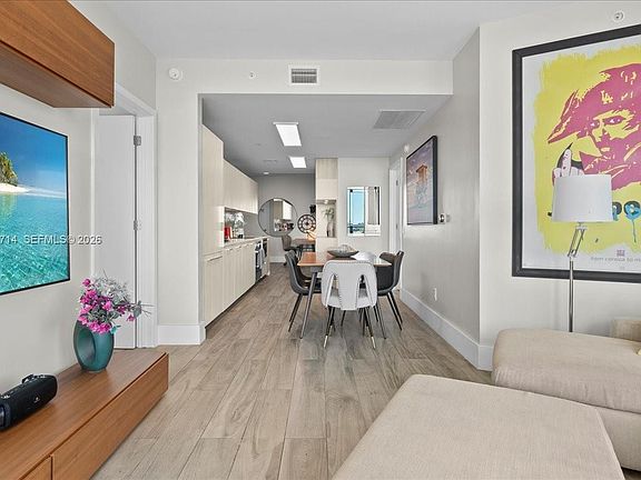 4th image of 501 NE 31st St Unit 1201