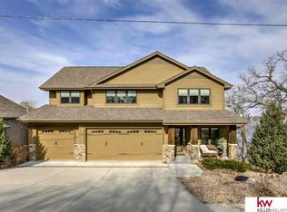 8702 Riverdale Rd, Plattsmouth, NE 68048