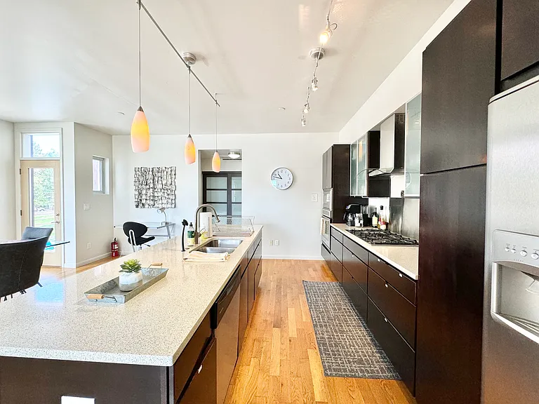 960 E Hampden Ave #B — Photo 6