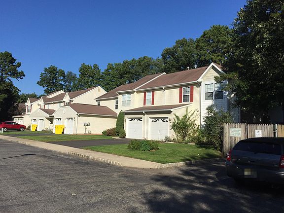 5th image of 568 Woodbine Ln