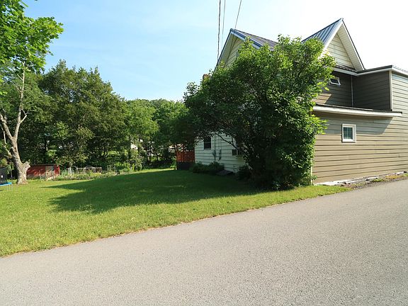2nd image of 265 Spruce St