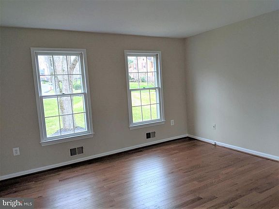5th image of 4850 Slatestone Ct
