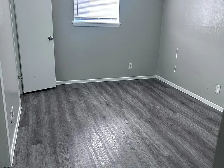 McIntyre Apartments — Photo 34