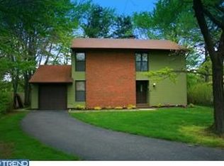 3 Robertson Rd, East Windsor, NJ 08520