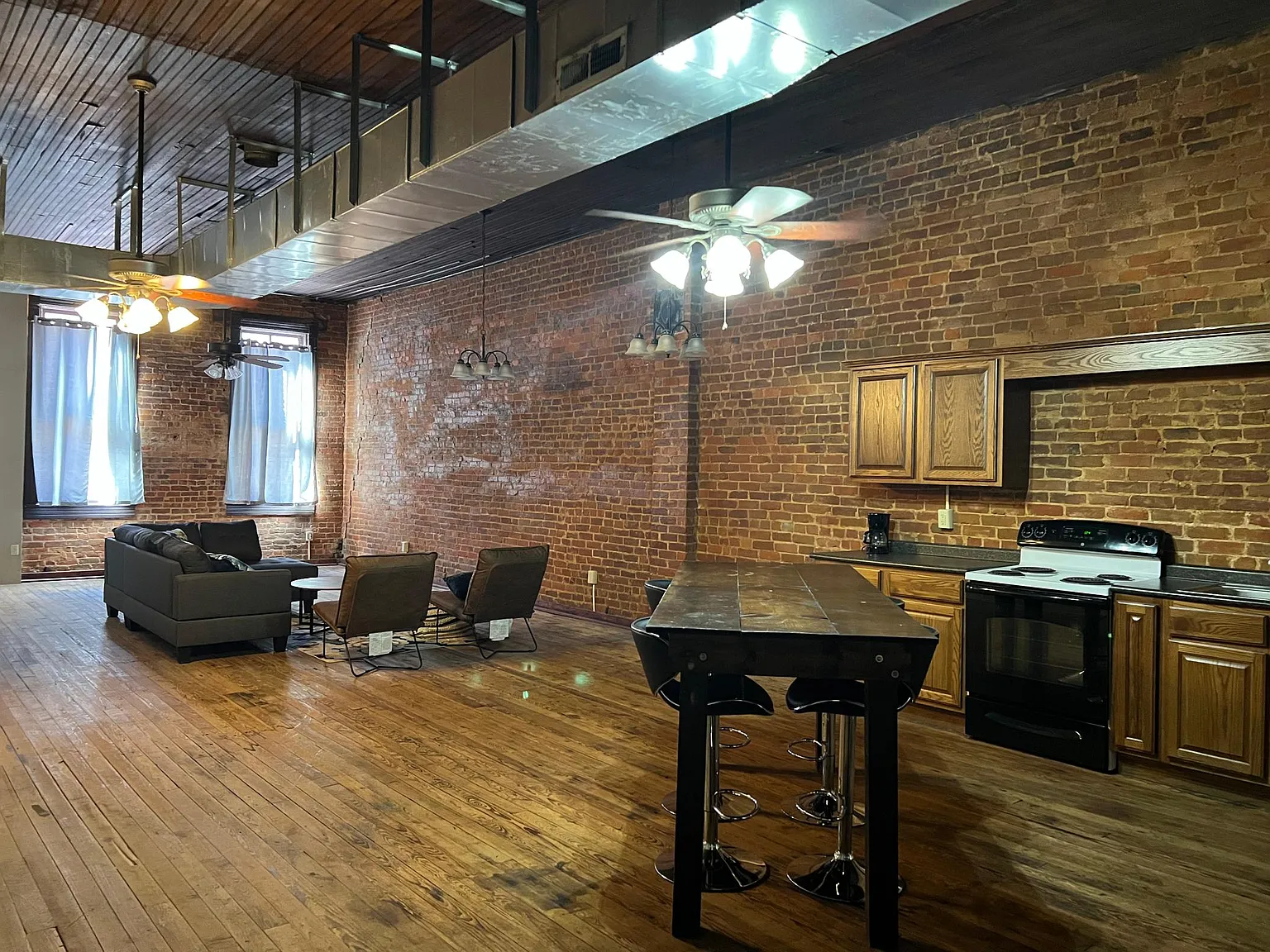 2 bed, 2200 sqft, $1,150 — Photo 2
