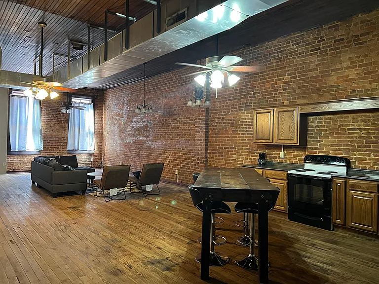 116B N Market St #B — Photo 2