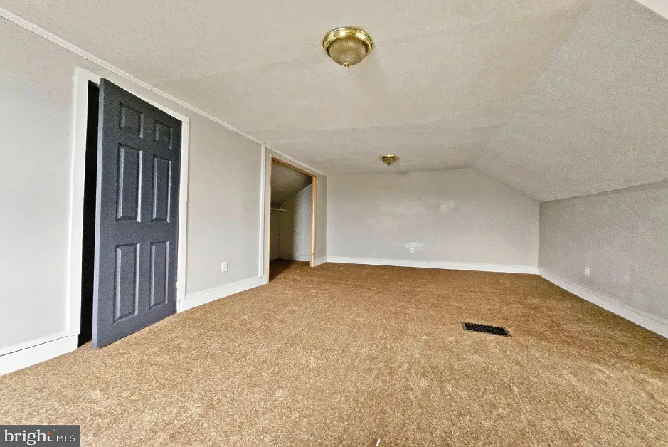 3 bed, $1,000 — Photo 4