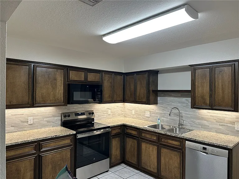 6636 Hardwick Dr #A — Photo 2