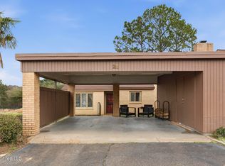 28 Park Crest Pl, Jackson, MS 39211