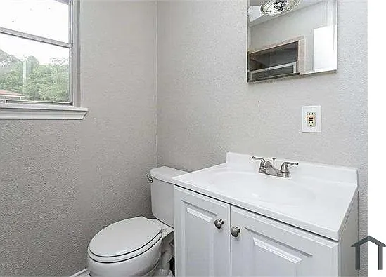 704 Clebud Dr — Photo 14