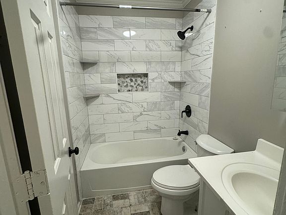 5th image of 504 W Allen St