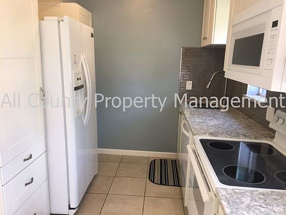5th image of 8719 Narcissus Ave