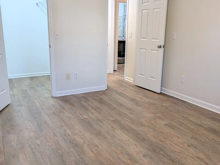 1466 Sir Charles Dr — Photo 13