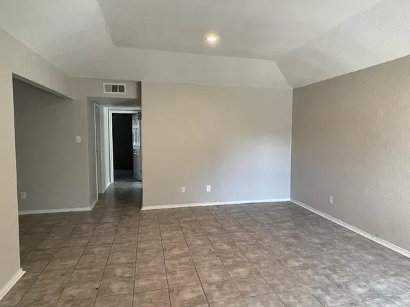 6717 Loma Vista Dr, Fort Worth, TX 76133