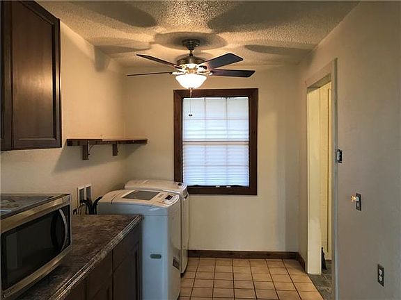 3rd image of 105 Holman Ln